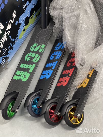 Самокат трюковый (металлические колеса)