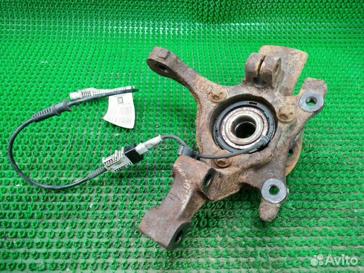 Кулак поворотный передний правый Opel Astra H