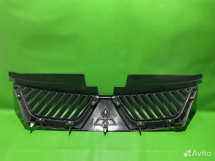 Решетка радиатора Mitsubishi Outlander XL 2006-09