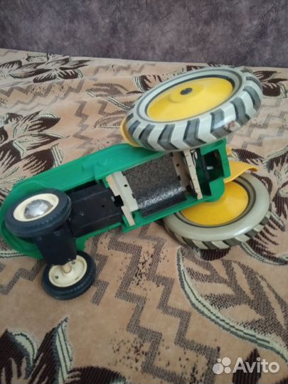 Трактор СССР электромеханическая игрушка