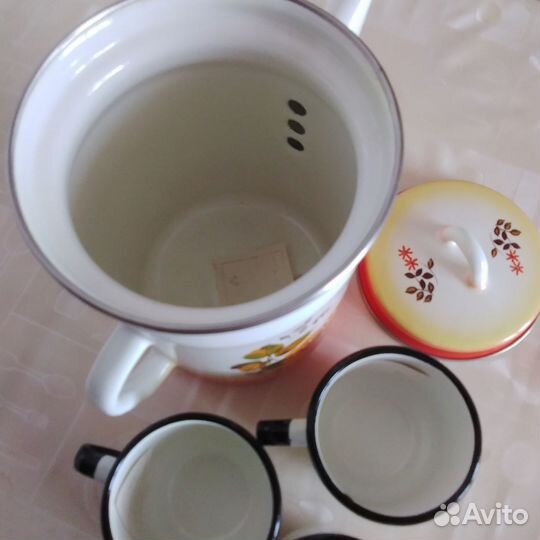 Эмалированная посуда СССР. Набор для чая. Новый