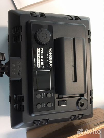 Лампа Yongnuo 300 III+ акб+ З. У