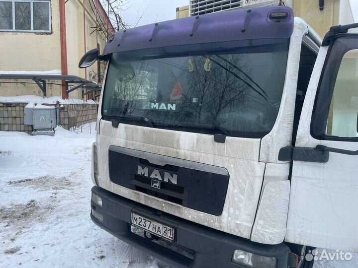 Полка панели MAN TGL