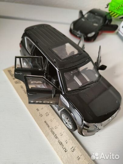 Машинки металлические