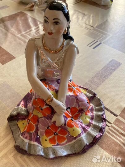 Статуэтка фарфор Цыганка