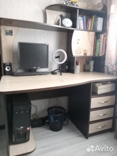 Компьютерный стол