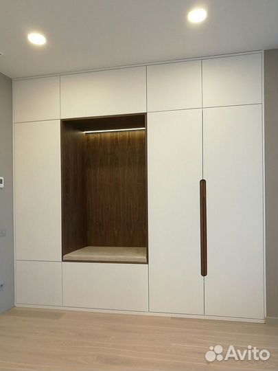 Шкаф с зеркалом