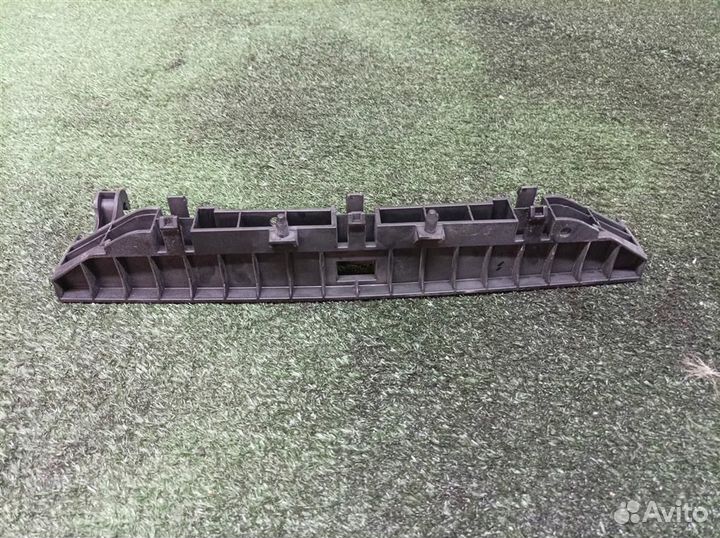 Кронштейн (сопут. товар) VW Touareg 2002-2010