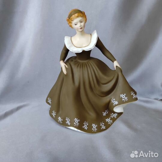 Статуэтка Бисквитный фарфор Coalport