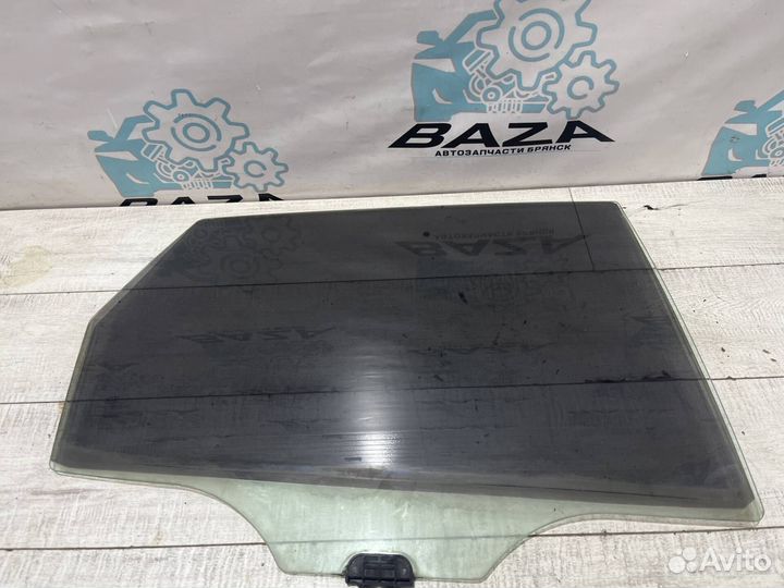 Боковое стекло заднее правое Kia Ceed 1