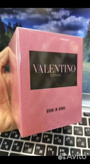 Valentino Donna Born In Roma Coral