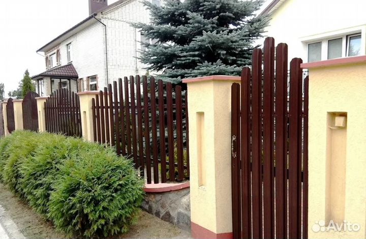 Забор из евроштакетника быстро
