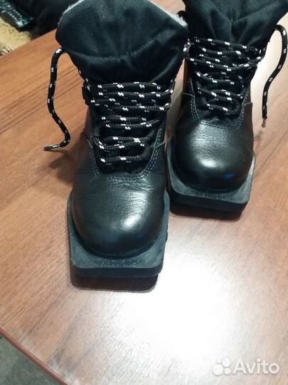 Ботинки лыжные 34 размер