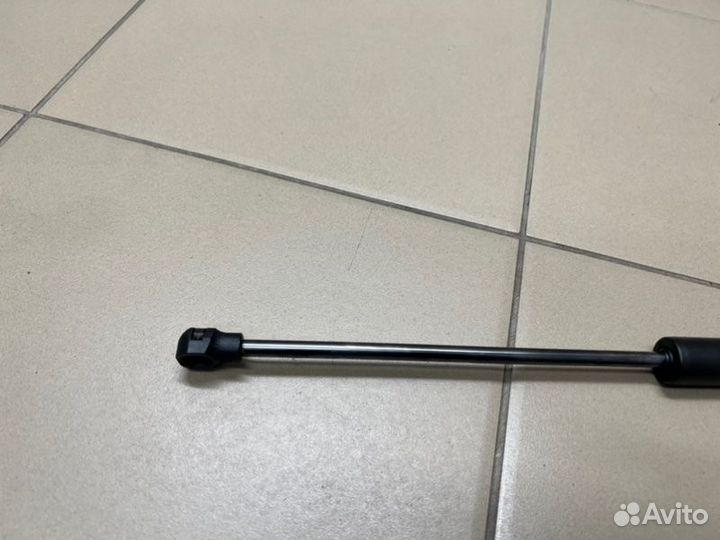 Амортизатор двери багажника Renault Kaptur 48000