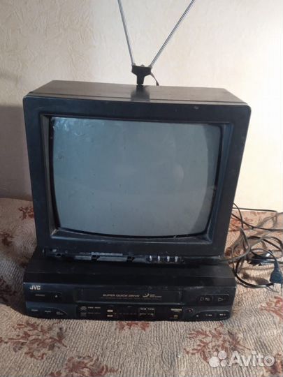 Видеомагнитофон JVC + тв sanyo