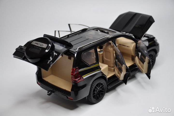 Модель авто Toyota Land Cruiser Prado 150 1:18 мет