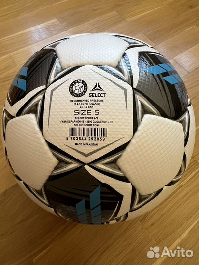 Футбольный мяч Select Brillant Super