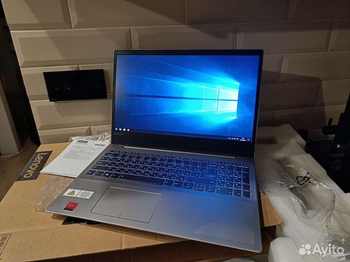 Ноутбук Lenovo (i5-8250/RX560)
