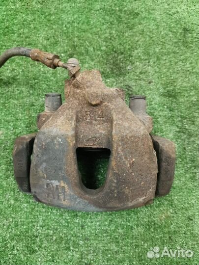 Суппорт тормозной передний правый Ford Focus 3