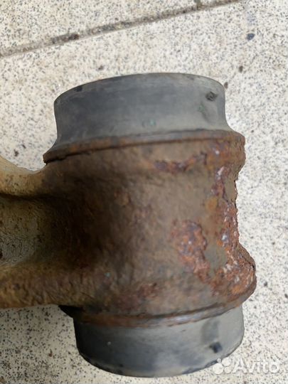 Шаровые опоры задних рычагов Субару 2013-2015гг