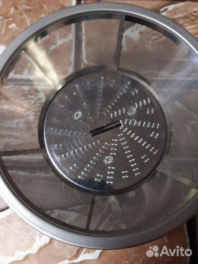 Соковыжималка Dexp в коробке