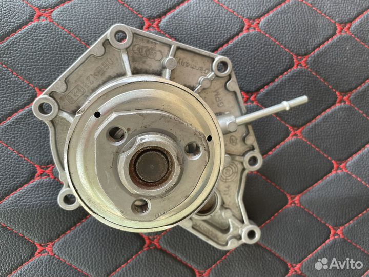 Насос водяной audi 06Е121016D