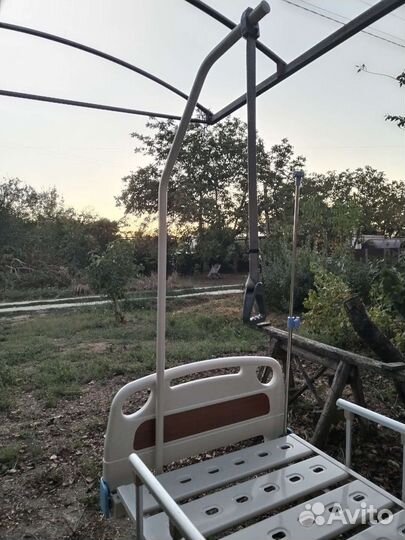 Медицинская кровать