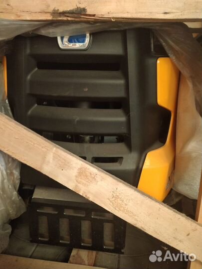 Новый Садовый трактор Cub Cadet XT3qs127 комплект