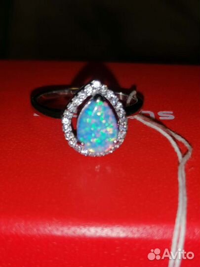 Серебряное кольцо с опалом