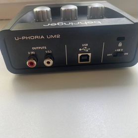 Звуковая карта behringer um2