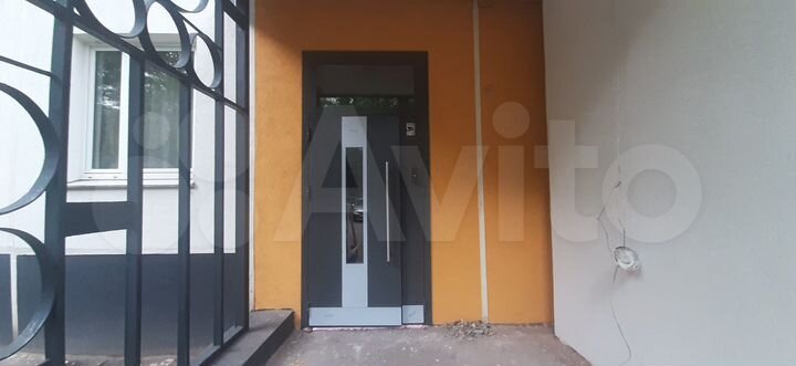 Комната 10,5 м² в 2-к., 1/9 эт.