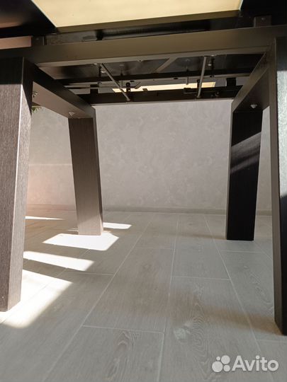 Кухонный стол