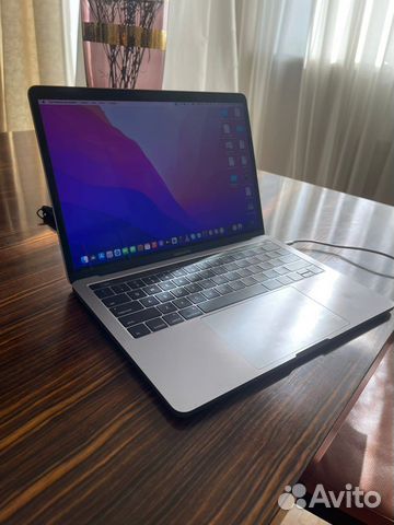 Apple MacBook Pro 13 2016 touch bar