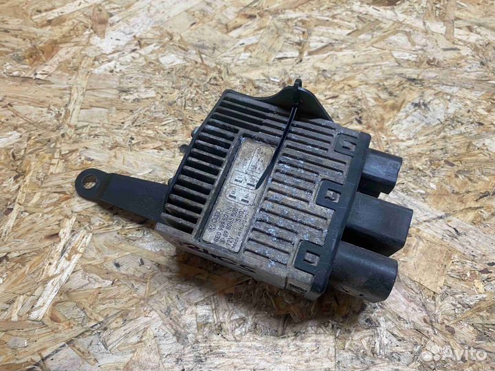 Блок управления вентилятором радиатора Audi A4B7