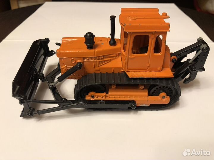 Трактор Т-2 коллекционные машинки