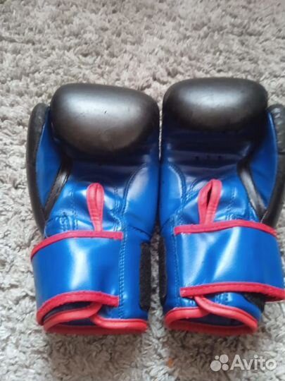 Боксерские перчатки