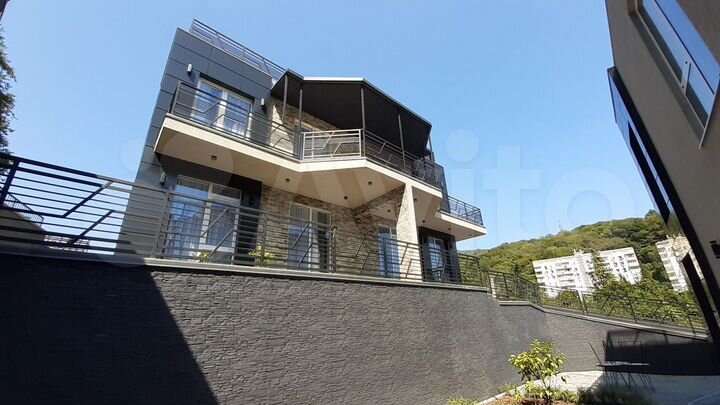 Коттедж 301 м² на участке 3,1 сот.