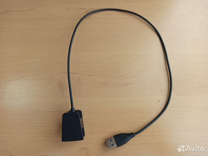 Кабель к фитнес-браслету Fitbit Charge 2
