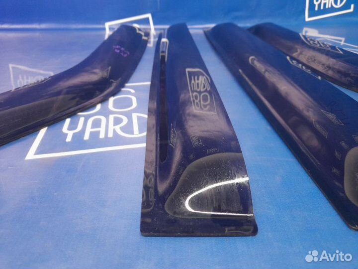 Ветровик Mitsubishi Pajero V78 4M41 2003