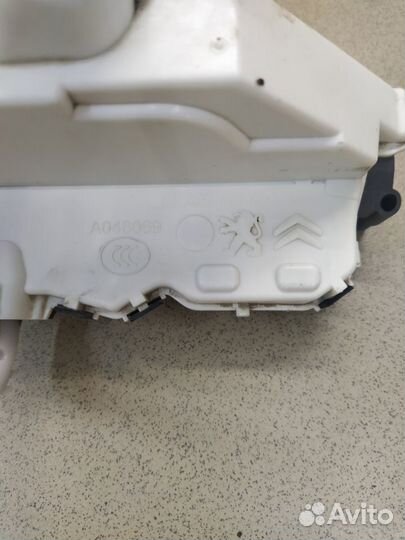 Замок двери задний левый Ситроен C-Elysee