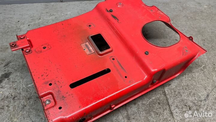 Подножка левая в сборе без верхнего и среднего