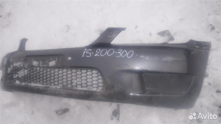 Бампер передний Lexus IS 200/300 (XE10)
