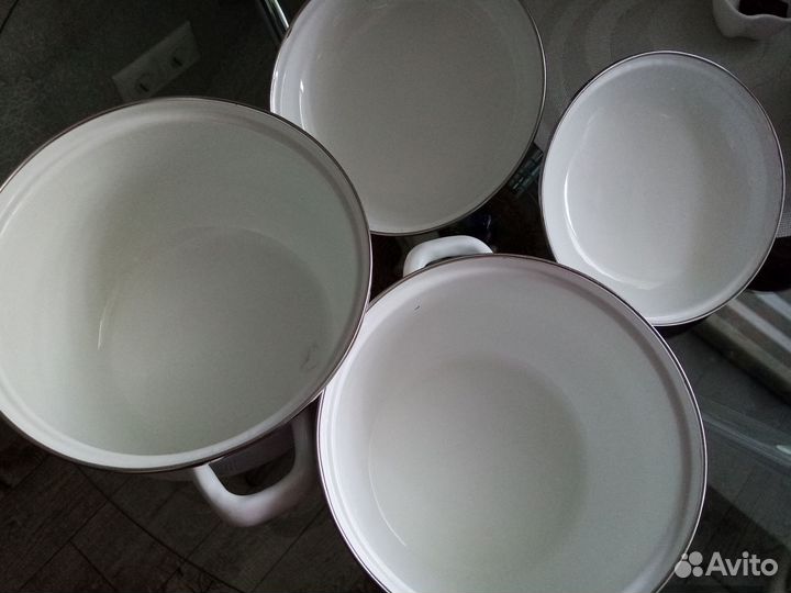 Кастрюли эмалированные б/у