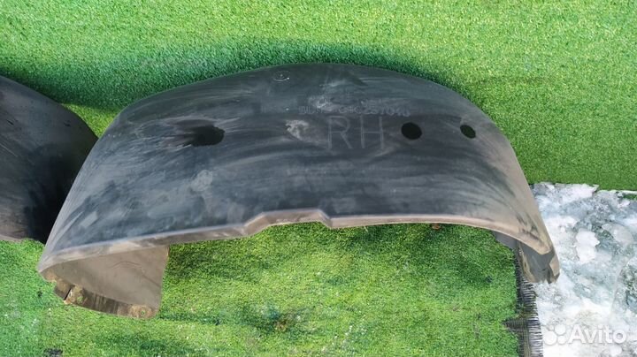 Подкрылки задние пара Chevrolet Trailblazer LL8