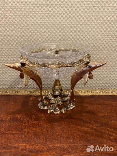 Ваза с дельфинами