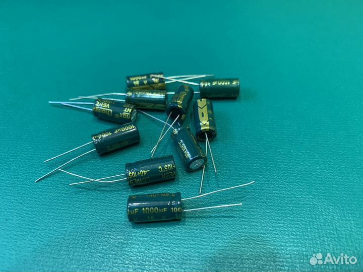 Электролитический конденсатор 1000uF 16v