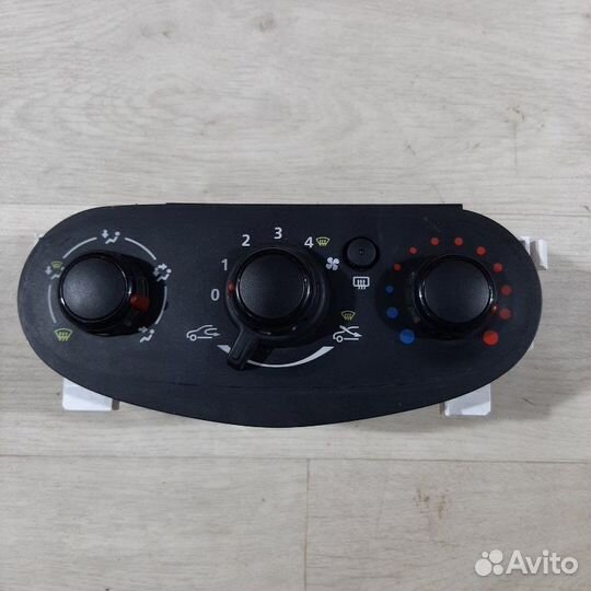 Блок управления климат-контролем Renault Logan