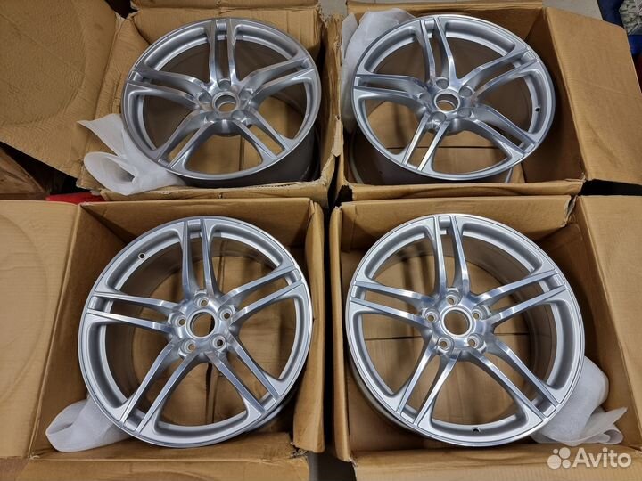 Новые оригинальные диски R19 Audi R8