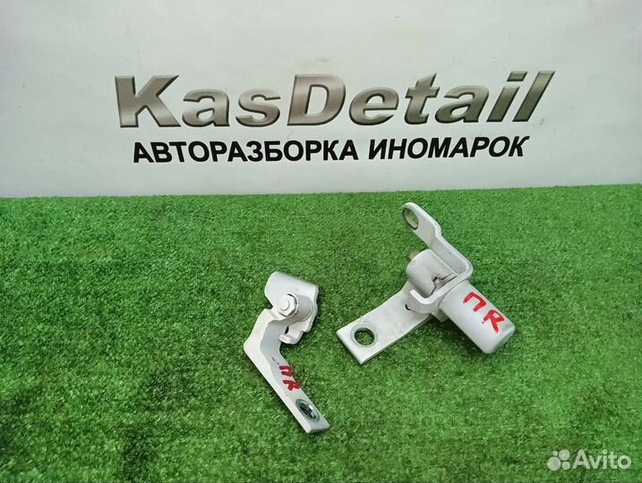 Петли передней правой двери Ford Mondeo 4