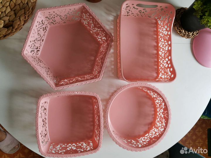 Контейнеры розовые